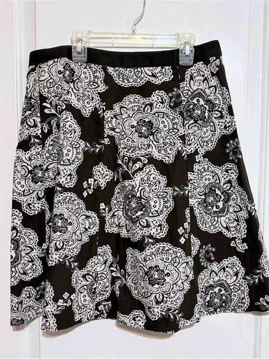 Talbots Dresses & Skirts - Women’s Talbots Sz 12 paisley Brown and white skirt Aline